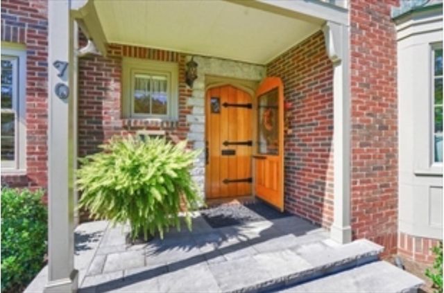 70 Dover St, Longmeadow, MA 01106