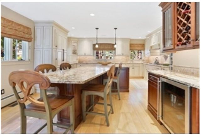 70 Dover St, Longmeadow, MA 01106