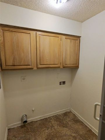 1018 Alexis Court, Glenn Heights, TX 75154