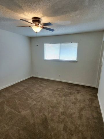 1018 Alexis Court, Glenn Heights, TX 75154