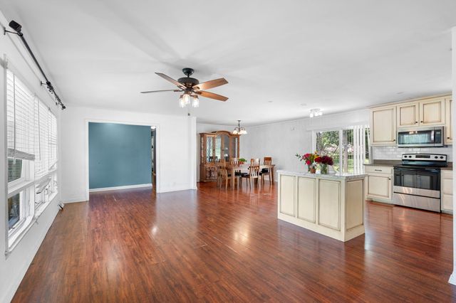 903 Mead Dr, Shelbyville, TN 37160