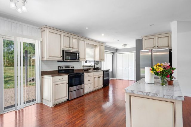 903 Mead Dr, Shelbyville, TN 37160