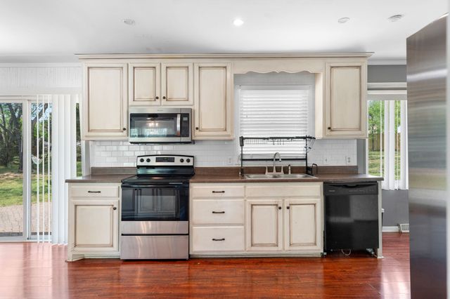 903 Mead Dr, Shelbyville, TN 37160