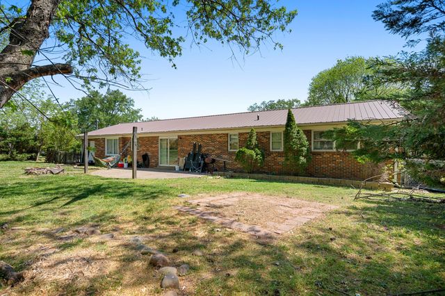 903 Mead Dr, Shelbyville, TN 37160