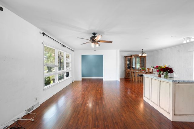 903 Mead Dr, Shelbyville, TN 37160