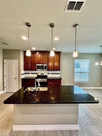 7506 Granite Dr, Corpus Christi, TX 78414