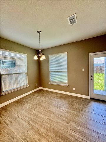 7506 Granite Dr, Corpus Christi, TX 78414