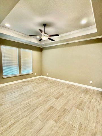 7506 Granite Dr, Corpus Christi, TX 78414