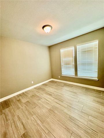 7506 Granite Dr, Corpus Christi, TX 78414