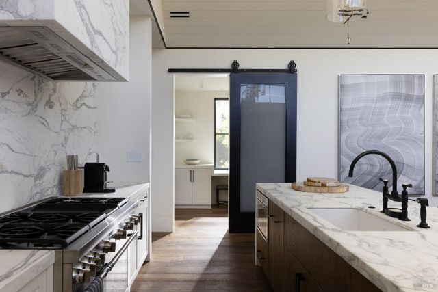 21 Lawley Ln, Calistoga, CA 94515