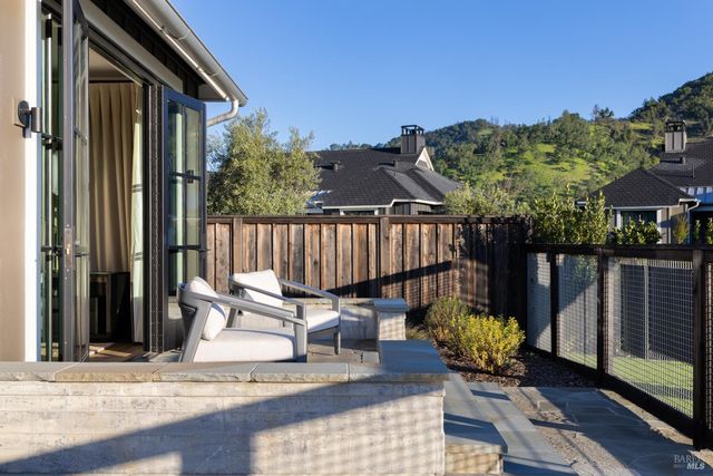 21 Lawley Ln, Calistoga, CA 94515