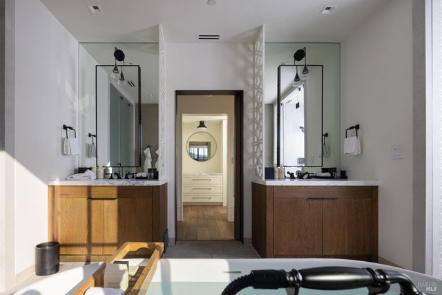 21 Lawley Ln, Calistoga, CA 94515