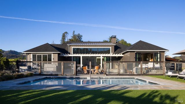 21 Lawley Ln, Calistoga, CA 94515