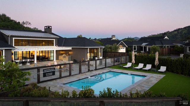 21 Lawley Ln, Calistoga, CA 94515