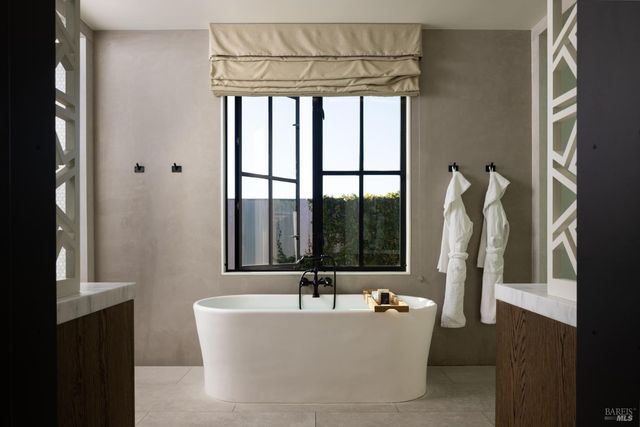 21 Lawley Ln, Calistoga, CA 94515