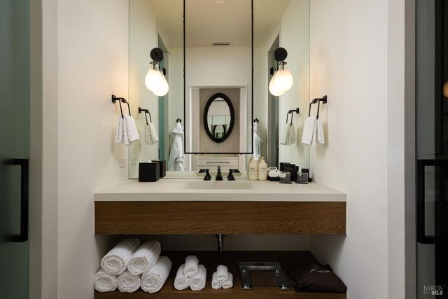 21 Lawley Ln, Calistoga, CA 94515