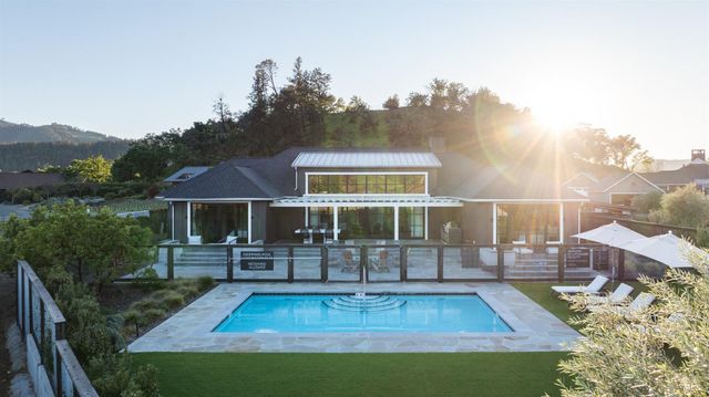 21 Lawley Ln, Calistoga, CA 94515