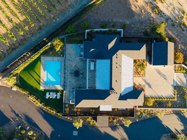 21 Lawley Ln, Calistoga, CA 94515