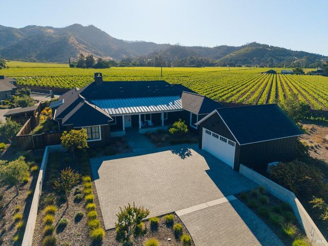 21 Lawley Ln, Calistoga, CA 94515