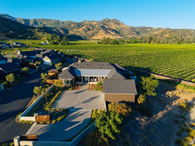 21 Lawley Ln, Calistoga, CA 94515