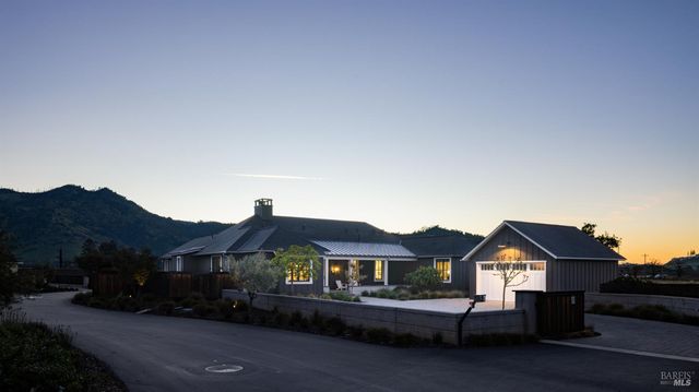 21 Lawley Ln, Calistoga, CA 94515