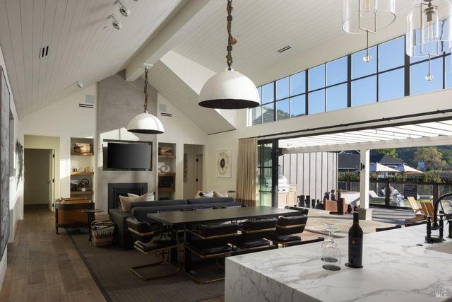 21 Lawley Ln, Calistoga, CA 94515