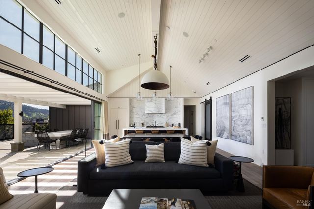 21 Lawley Ln, Calistoga, CA 94515