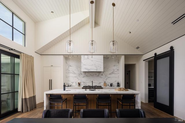 21 Lawley Ln, Calistoga, CA 94515