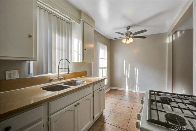 14815 Unit B Lemoli, Gardena, CA 90249