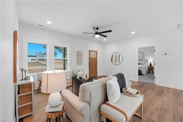 1428 Lynchs Corner RD, Elizabeth City, NC 27909