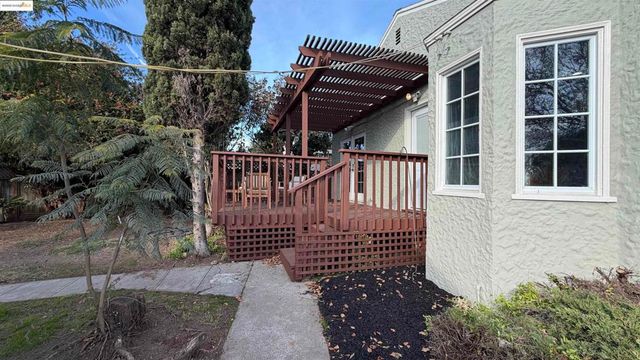 869 Lassen St, Richmond, CA 94805