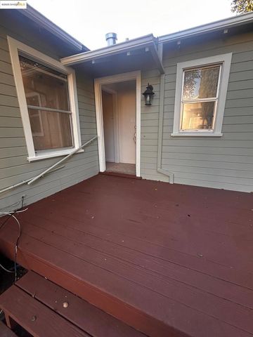 869 Lassen St, Richmond, CA 94805