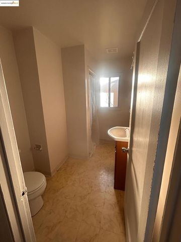 869 Lassen St, Richmond, CA 94805