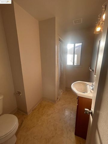 869 Lassen St, Richmond, CA 94805