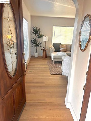 869 Lassen St, Richmond, CA 94805