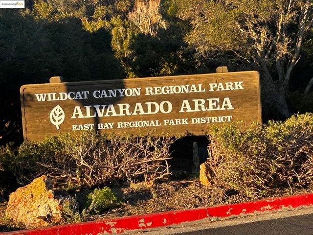 869 Lassen St, Richmond, CA 94805