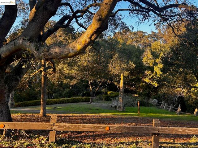 869 Lassen St, Richmond, CA 94805