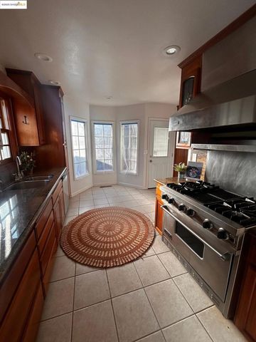 869 Lassen St, Richmond, CA 94805