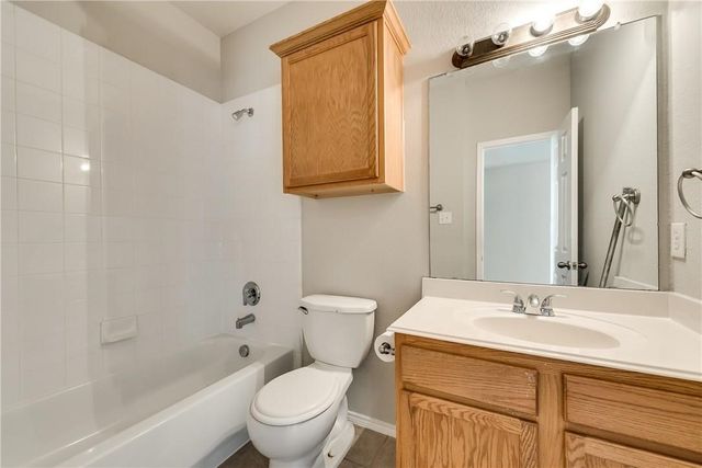 409 Knoll Park Court, Mckinney, TX 75072