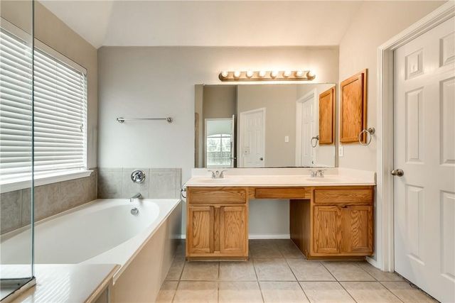 409 Knoll Park Court, Mckinney, TX 75072