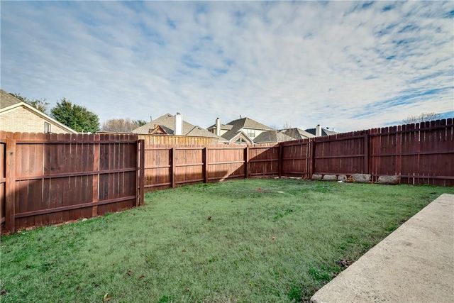 409 Knoll Park Court, Mckinney, TX 75072