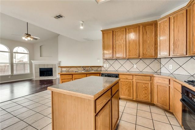 409 Knoll Park Court, Mckinney, TX 75072