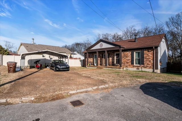 1317 Pilgrim Dr, Madison, TN 37115