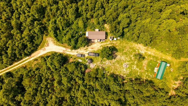 10254 Stella Way, Birch Tree, MO 65438