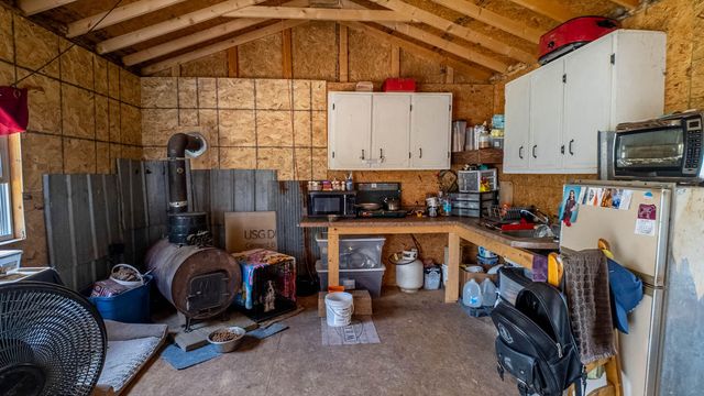 10254 Stella Way, Birch Tree, MO 65438