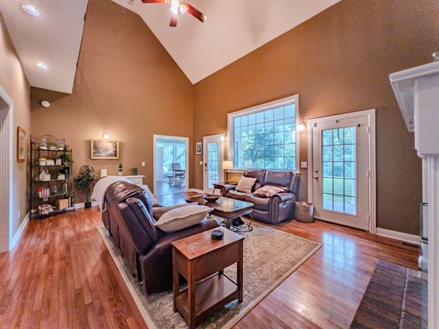 904 Weeping Willow Rd, Hendersonville, TN 37075