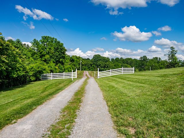 904 Weeping Willow Rd, Hendersonville, TN 37075