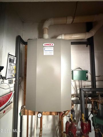 202 E 202 E Main Street Street, Johnstown, NY 12095