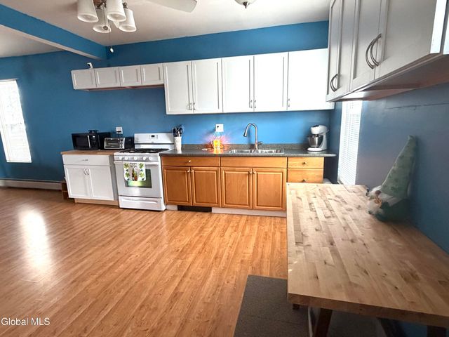 202 E 202 E Main Street Street, Johnstown, NY 12095