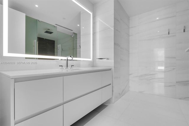 300 Biscayne Boulevard Way 3009W, Miami, FL 33131